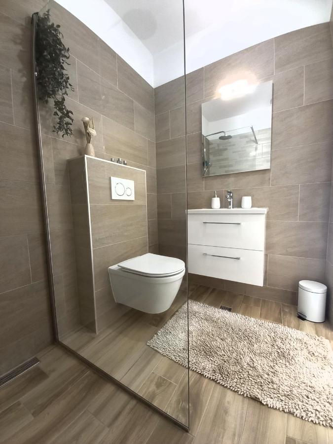 Villa Tia With Heated Pool & Jacuzzi Murvica  Kültér fotó