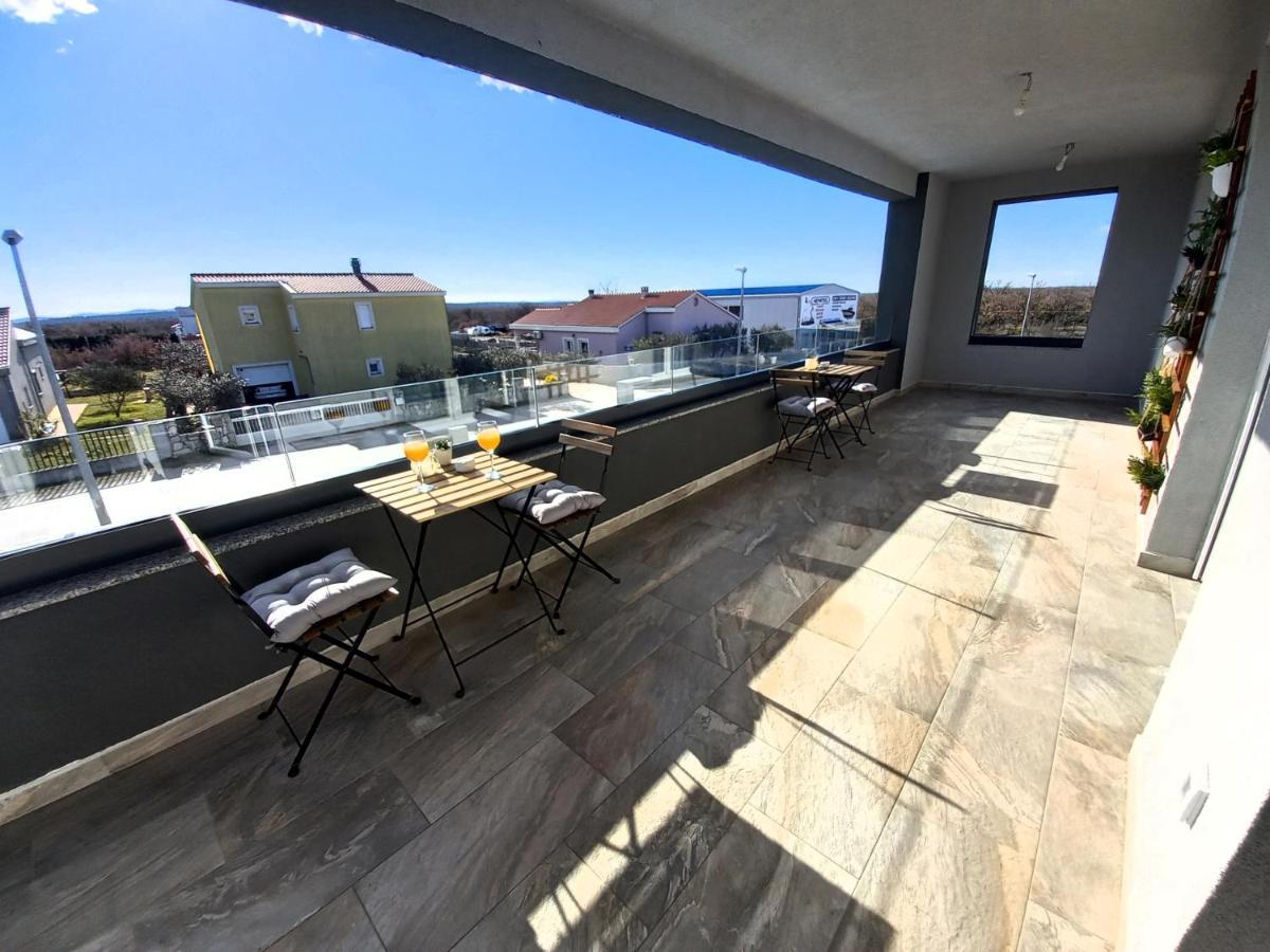 Villa Tia With Heated Pool & Jacuzzi Murvica  Kültér fotó