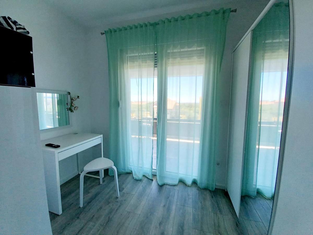 Villa Tia With Heated Pool & Jacuzzi Murvica  Kültér fotó