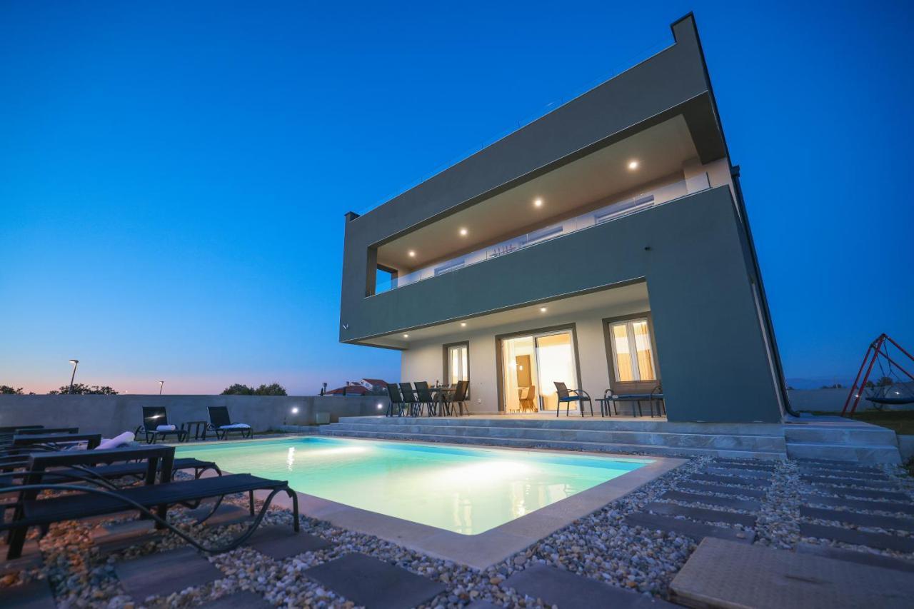 Villa Tia With Heated Pool & Jacuzzi Murvica  Kültér fotó