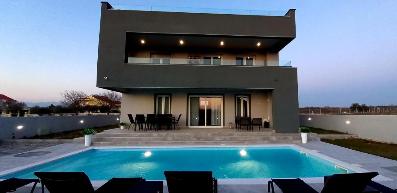 Villa Tia With Heated Pool & Jacuzzi Murvica  Kültér fotó