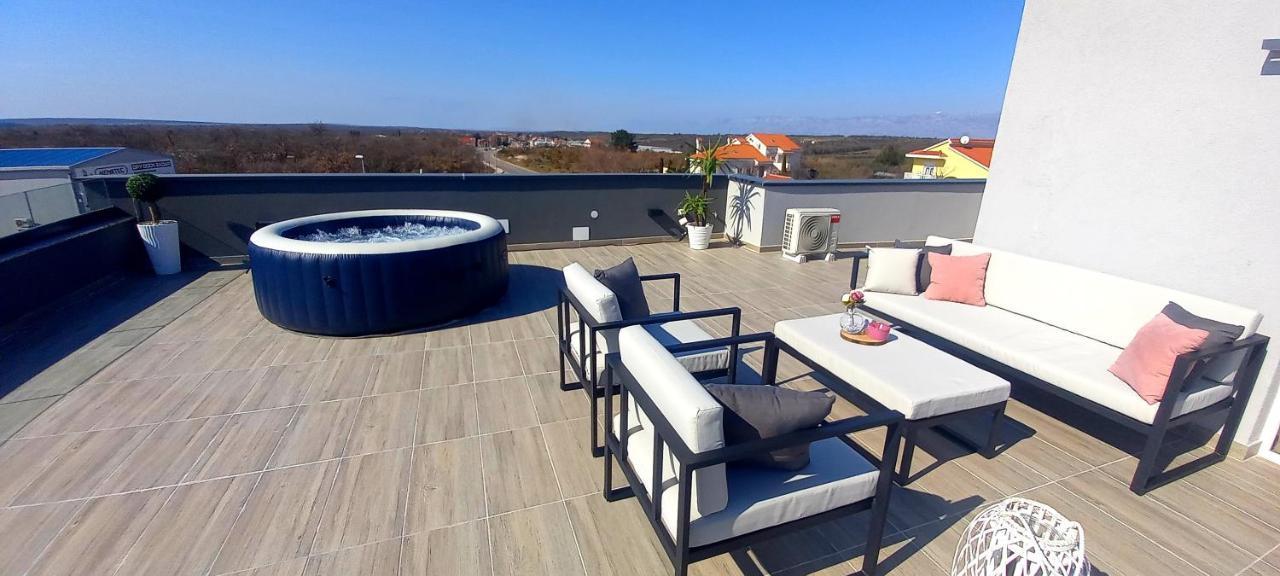 Villa Tia With Heated Pool & Jacuzzi Murvica  Kültér fotó