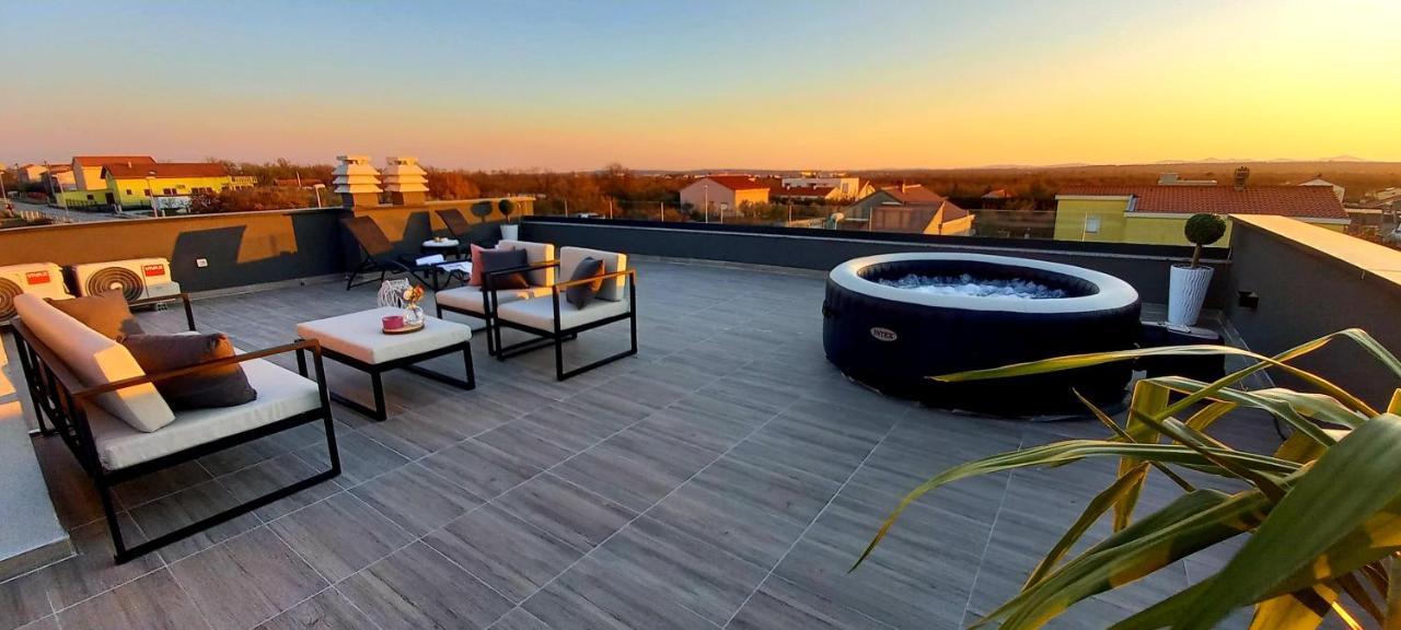 Villa Tia With Heated Pool & Jacuzzi Murvica  Kültér fotó