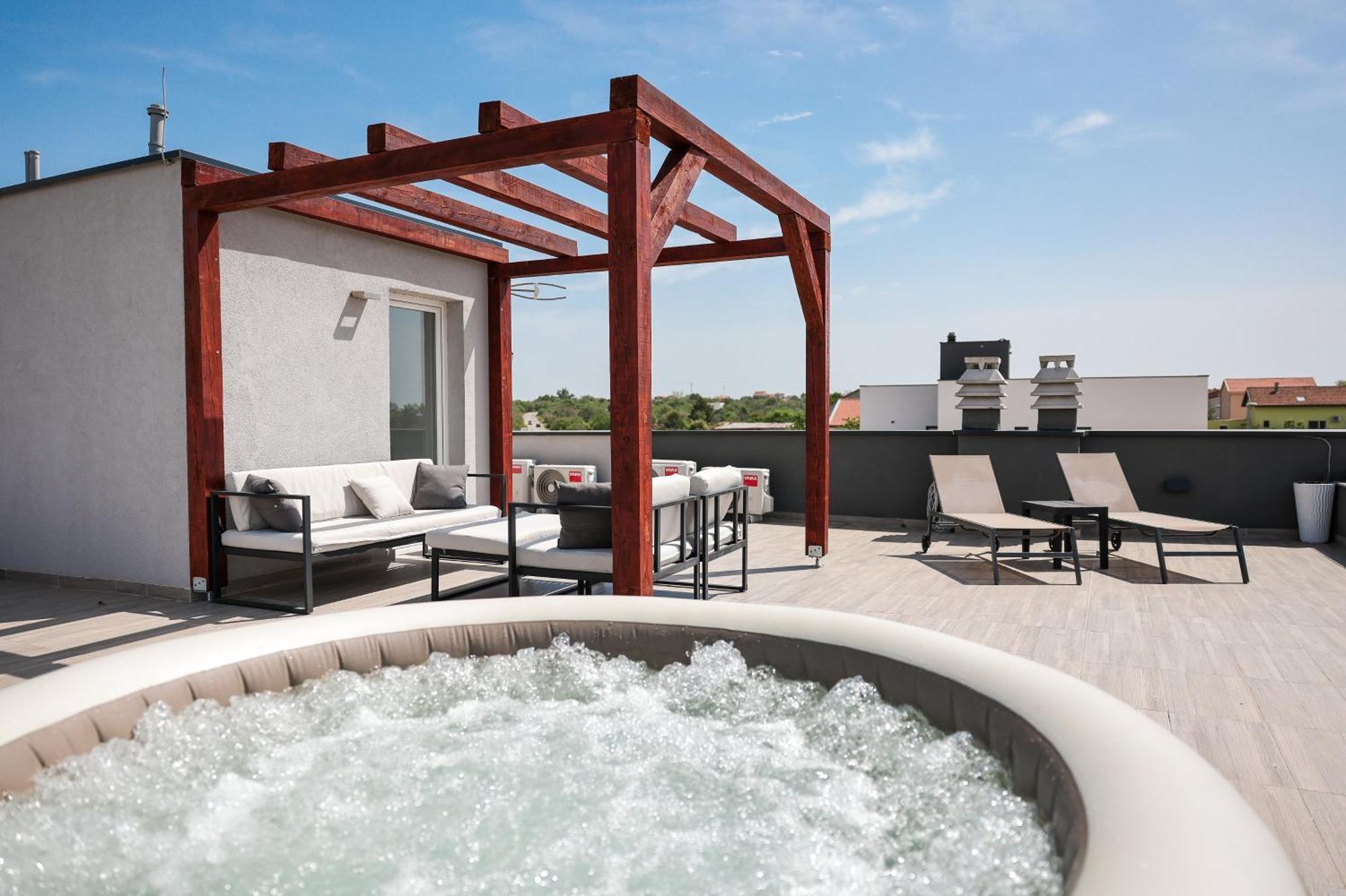 Villa Tia With Heated Pool & Jacuzzi Murvica  Kültér fotó